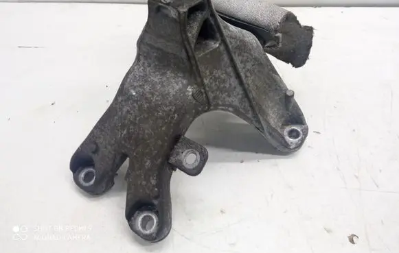 Audi A4 S4 B8 8K Engine mounting bracket 8K0199308BE