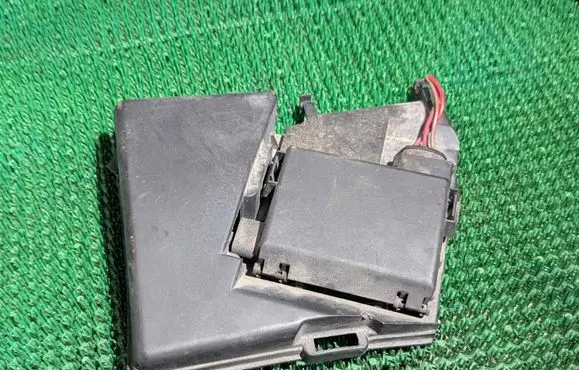 Volkswagen New Beetle Fuse box set 1C0937559E