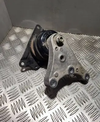 Skoda Fabia Mk1 (6Y) Engine mount bracket 6Q0199185Q