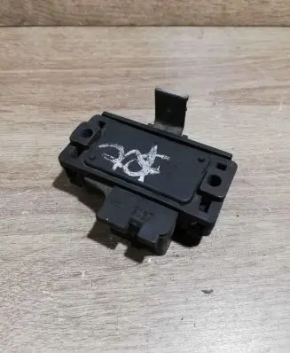 Opel Astra F Air pressure sensor 90225716