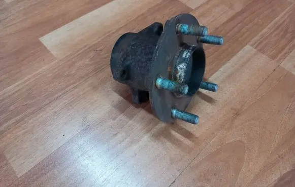 Mazda 6 Rear wheel bearing hub GS1D2615XA GS1D2615XB
