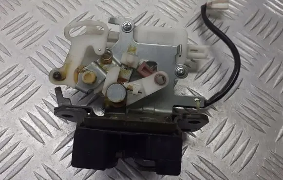 Mazda 5 Engine bonnet/hood lock/latch loop/hook 