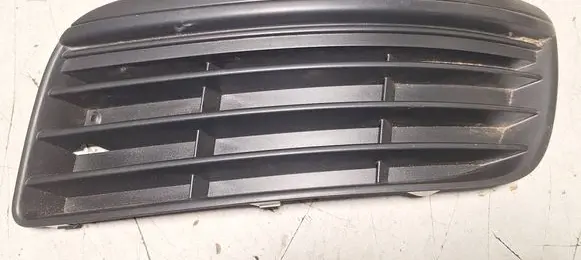 Front bumper lower grill