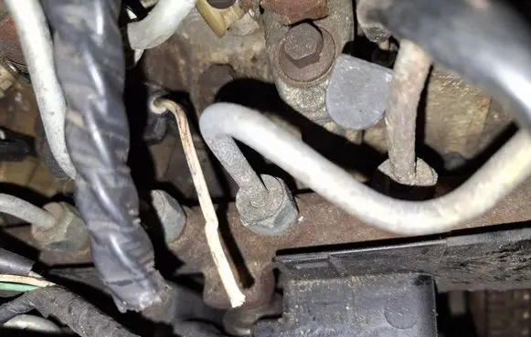 Renault Scenic II - Grand scenic II Fuel main line pipe