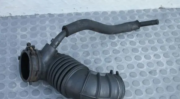 KIA Carens III Fuse module 28140