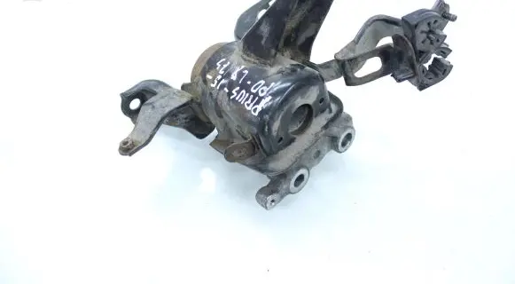 Toyota Prius (XW30) Engine mount bracket