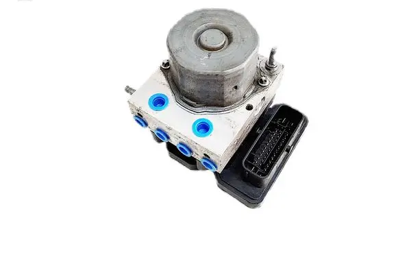 Mercedes-Benz A W176 ABS Pump A0004313700