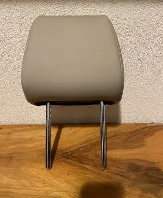 Honda CR-V Front seat headrest 