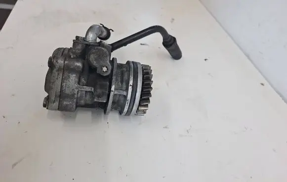 Volkswagen Transporter - Caravelle T5 Power steering pump 