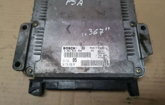 Peugeot 206 Engine control unit/module 0281010250 EDC15C2 9637089980