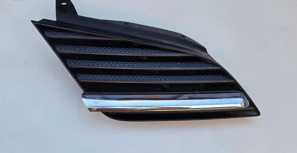 Nissan Primera Front grill 62320AU300