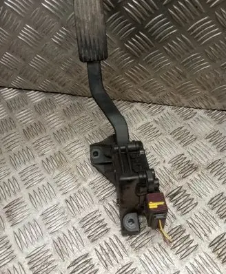 Mitsubishi Colt Accelerator throttle pedal A4543000304 6PV00886600