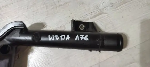 Mercedes-Benz A W176 Engine coolant pipe/hose 210473766R 044653