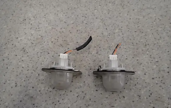 Honda FR-V Number plate light