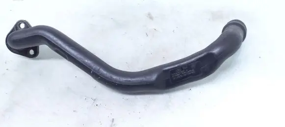 Audi A4 S4 B5 8D Breather hose/pipe 108737