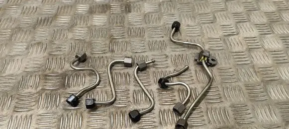 Ford Kuga II Fuel injector supply line/pipe 