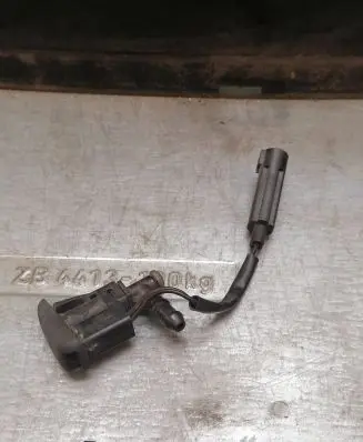 BMW 1 E81 E87 Windshield washer spray nozzle 7110851
