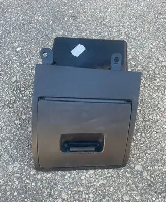 BMW 5 E60 E61 Glove box 5853001