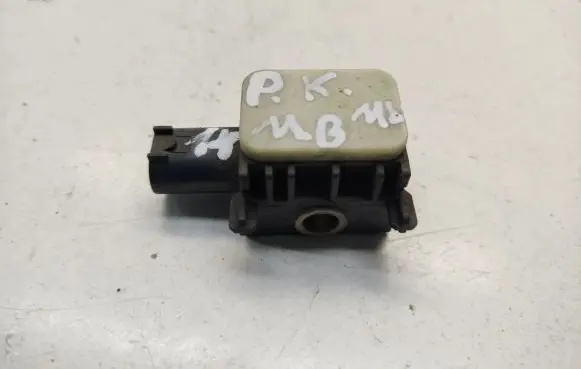 Mercedes-Benz ML W164 Airbag deployment crash/impact sensor 0038202926