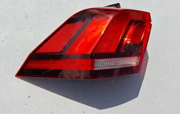 Rear/tail lights