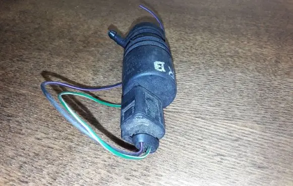 Audi A4 S4 B6 8E 8H Headlight washer pump 1T0955651