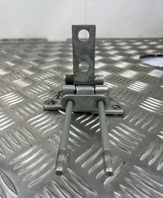 Lexus LS 430 Rear door lower hinge