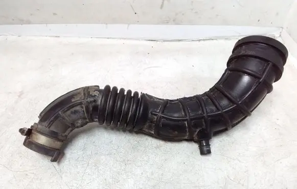 Nissan Note (E11) Turbo air intake inlet pipe/hose 8200500383C