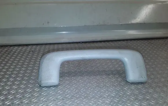 Mitsubishi Outlander Front interior roof grab handle