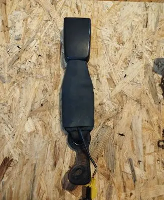 Mercedes-Benz C AMG W204 Rear seatbelt buckle A2048602669 3404315230