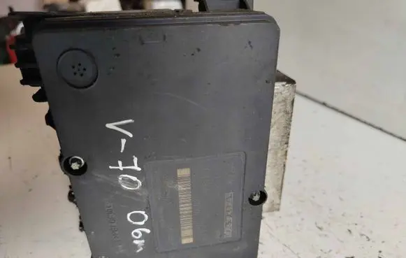 Volvo V70 ABS Pump 10020404894 P30718952