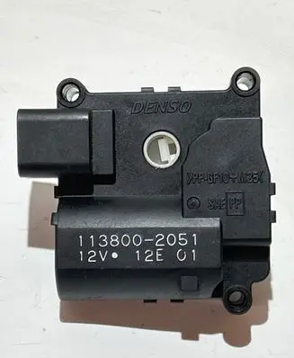 Toyota Corolla Verso AR10 Air flap motor/actuator 1138002051 12V12E01