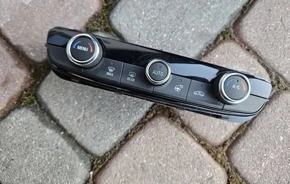 Opel Mokka B Climate control unit 9858716380
