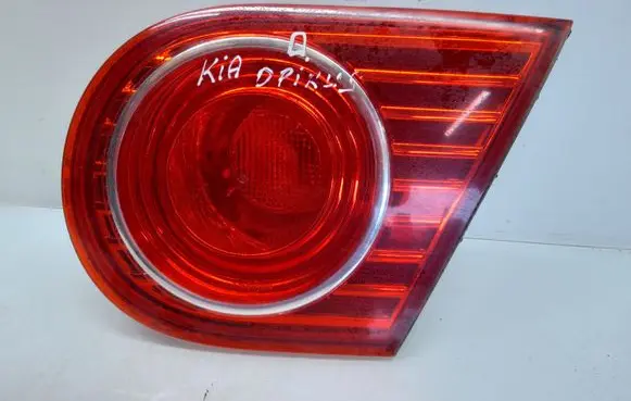 KIA Opirus Tailgate rear/tail lights 924023F