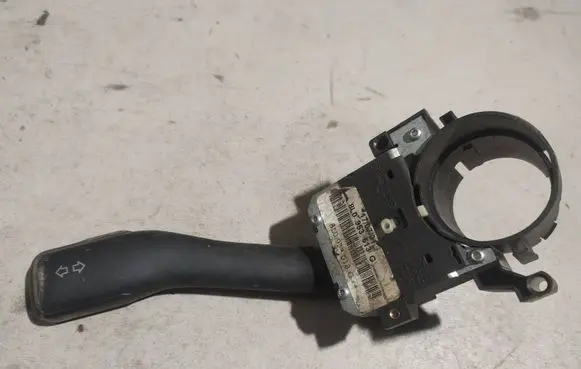 Volkswagen PASSAT B5.5 Indicator stalk 8L0953513G 8D0953513G