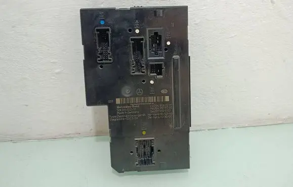 Mercedes-Benz C W204 SAM control unit 2049060205