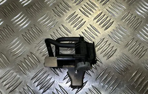 Volkswagen Tiguan Turbo solenoid valve 1K0906283A