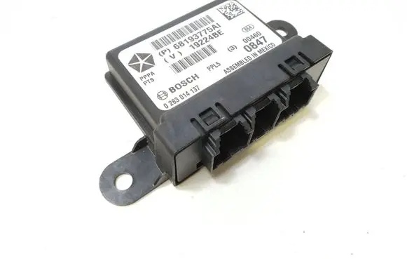Chrysler Pacifica Parking PDC control unit/module 68193775AI