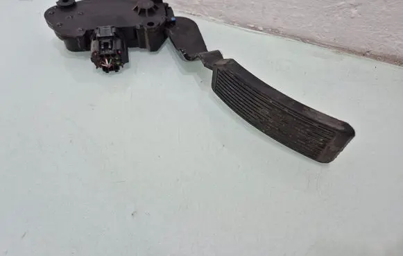 Nissan Murano Z50 Accelerator throttle pedal 18002CA100