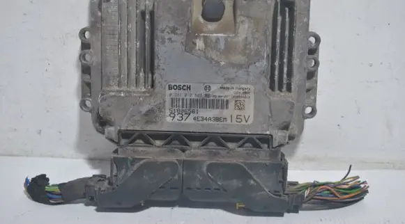 Alfa Romeo GT Engine control unit/module 51806561