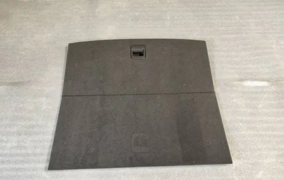Trunk/boot floor carpet liner