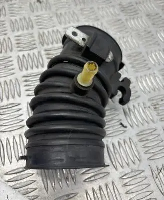 Mazda 6 Air intake hose/pipe L813132214