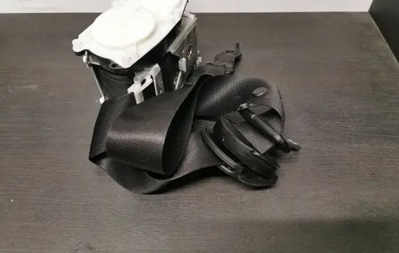 Mercedes-Benz GL X164 Front seatbelt 34009438