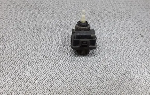 Volkswagen Golf III Headlight level adjustment motor 1H0941295C