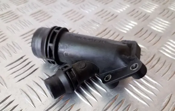 BMW 7 E65 E66 Engine coolant pipe/hose 2247744