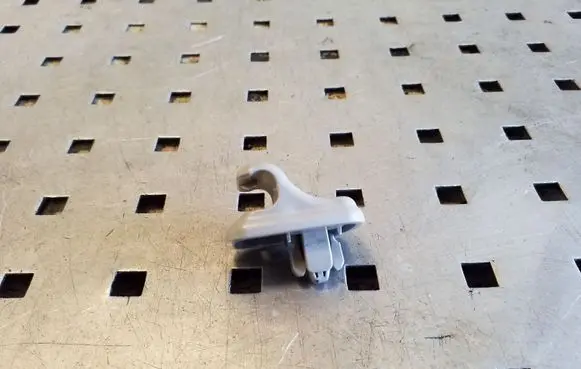 Suzuki Grand Vitara II Sun visor clip/hook/bracket 