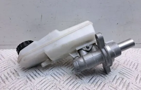 Toyota Auris 150 Master brake cylinder 0204Y24235 4720109300 4720109500