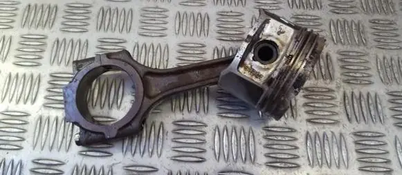 Alfa Romeo 156 Piston with connecting rod
