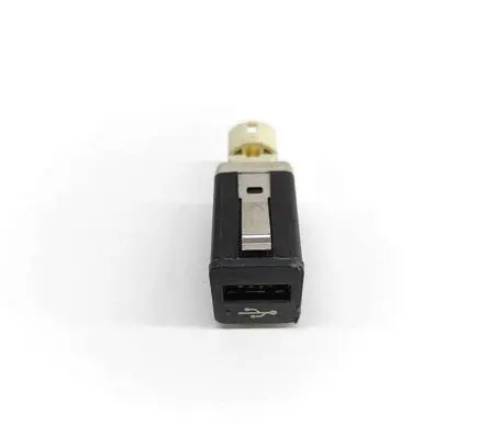 BMW X5 E70 USB socket connector 9167196