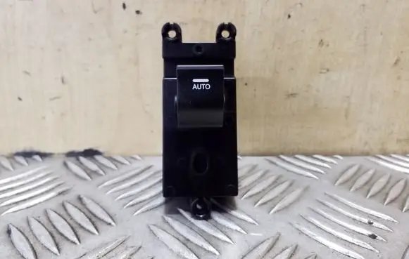 Hyundai i40 Electric window control switch 935753Z200 39R5151000