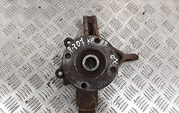 Peugeot 307 CC Front wheel hub 